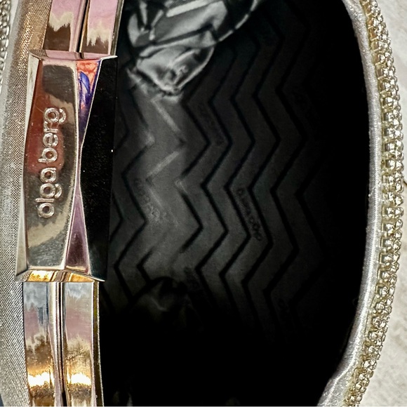 Olga Berg Silver Dangle Crystal Rhinestone Evening Clutch Holiday Party Glamour - Picture 7 of 15